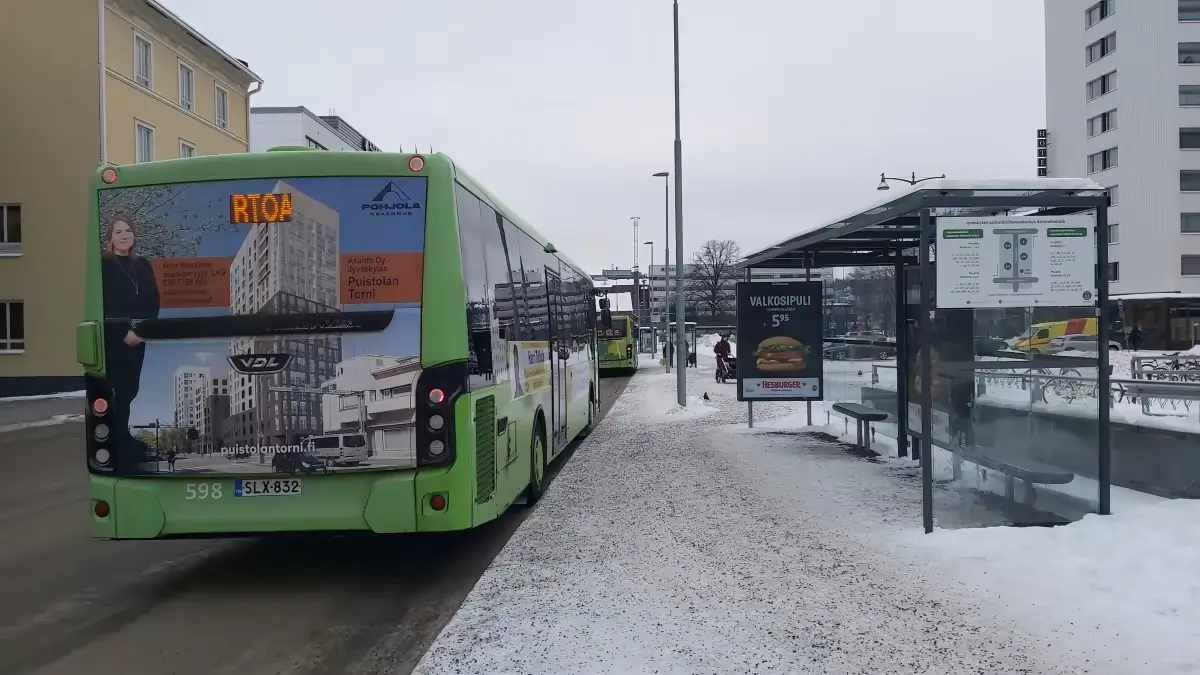 Sankarilliset sivulliset estivät tappoyrityksen bussissa Jyväskylässä